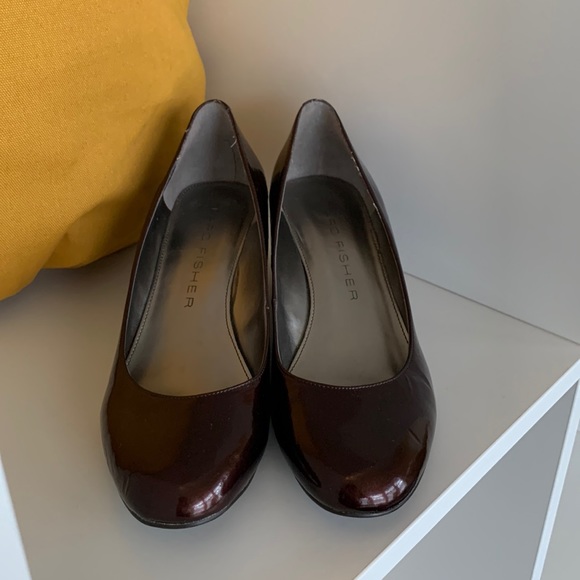 Marc Fisher - brown patent-style wedges, size 8, 2” heel, good used condition - Picture 5 of 11